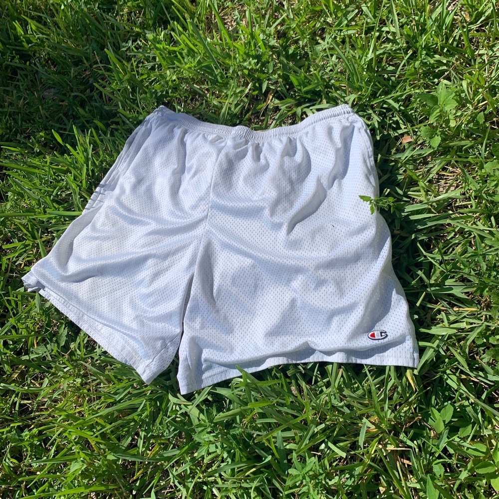 Vintage white Champion embroidered shorts🔥